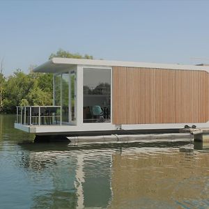 Houseboat Martinique